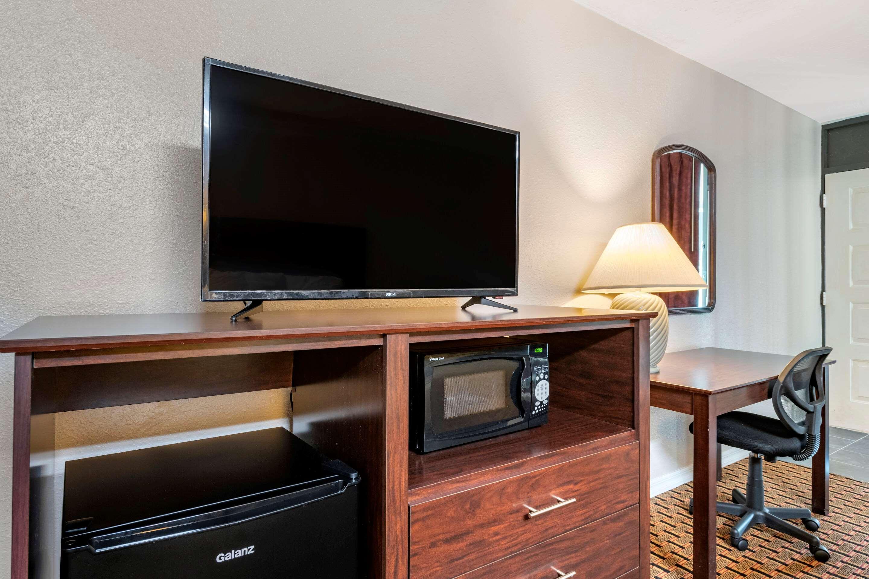 Rodeway Inn New Port Richey Buitenkant foto