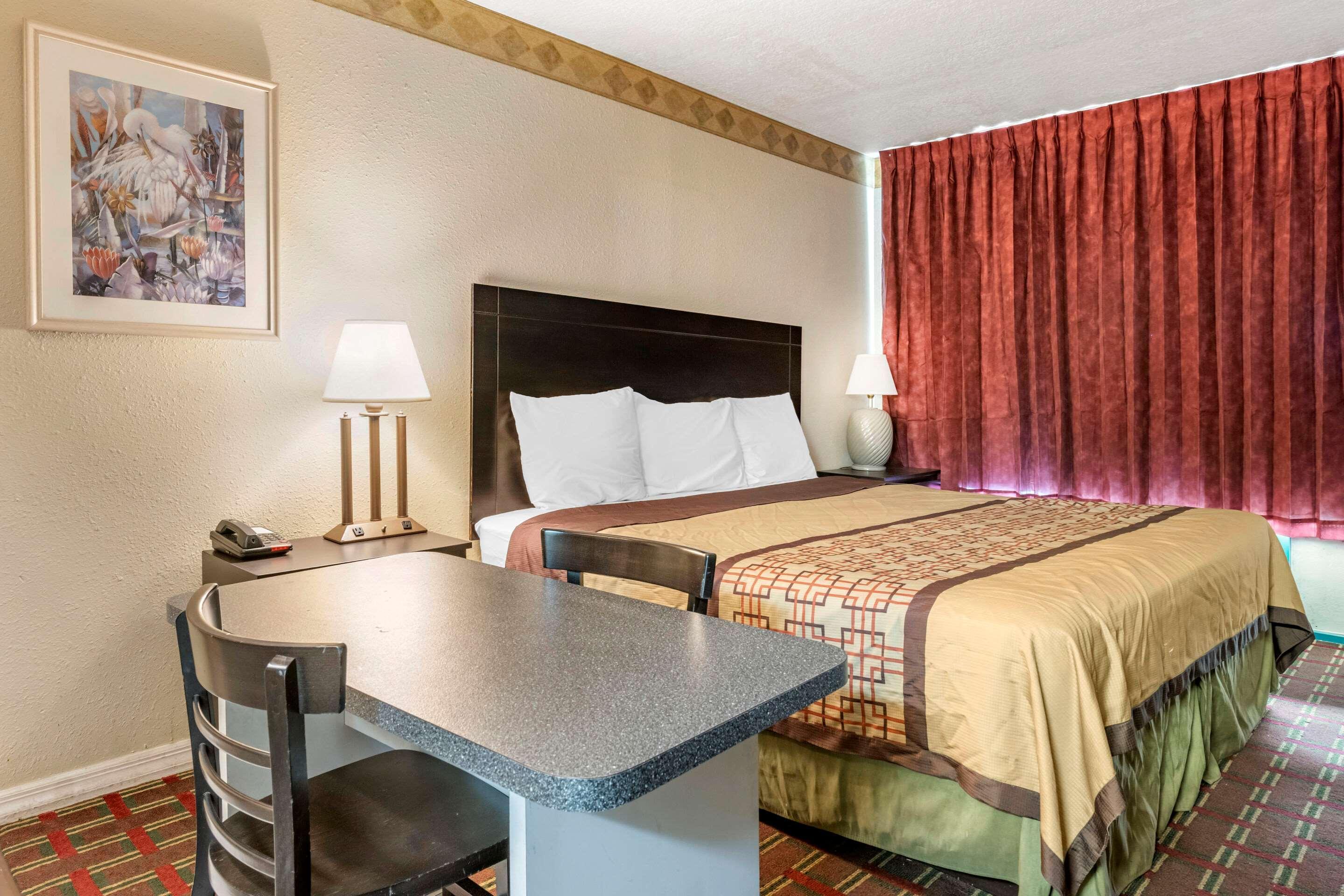 Rodeway Inn New Port Richey Buitenkant foto