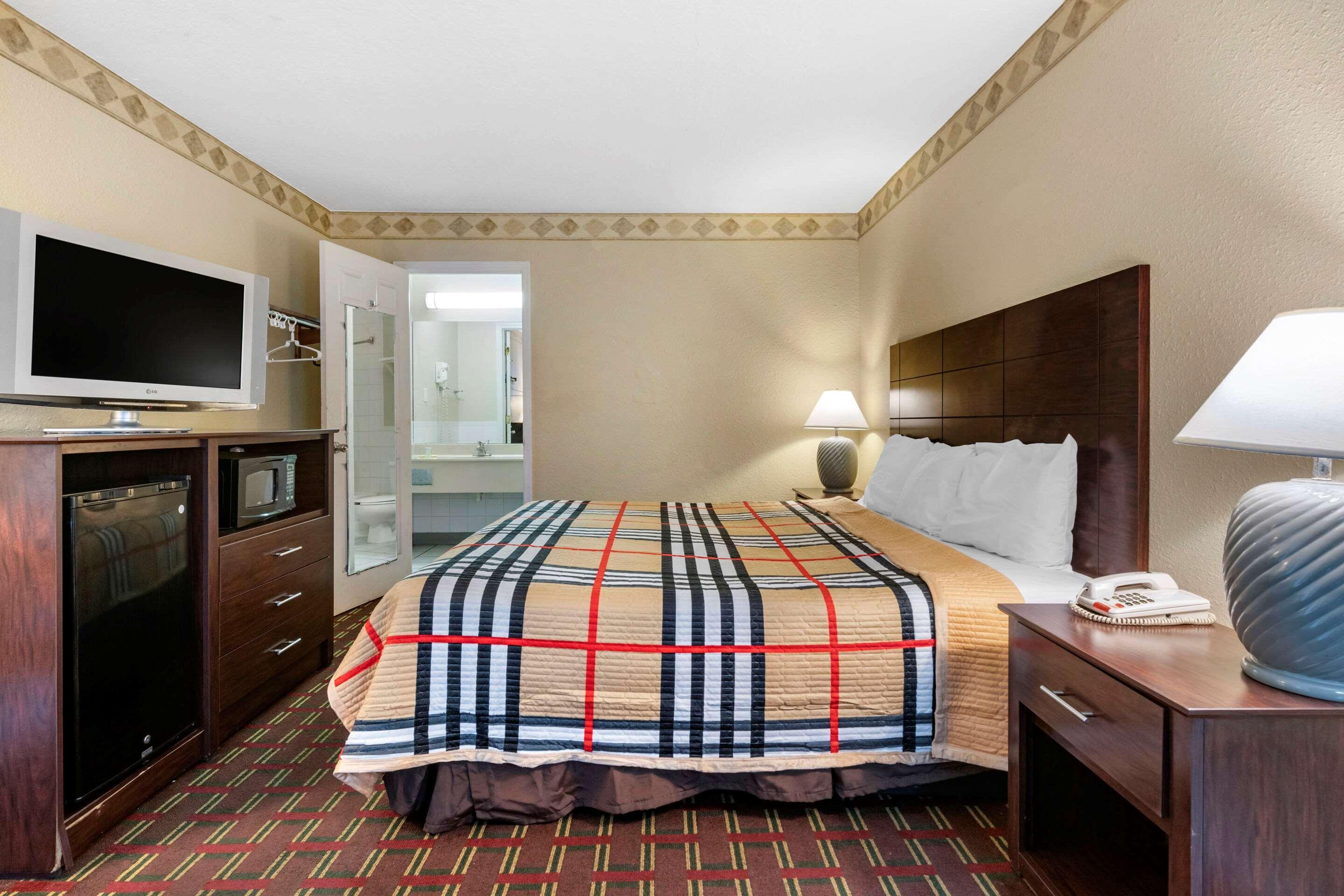 Rodeway Inn New Port Richey Buitenkant foto
