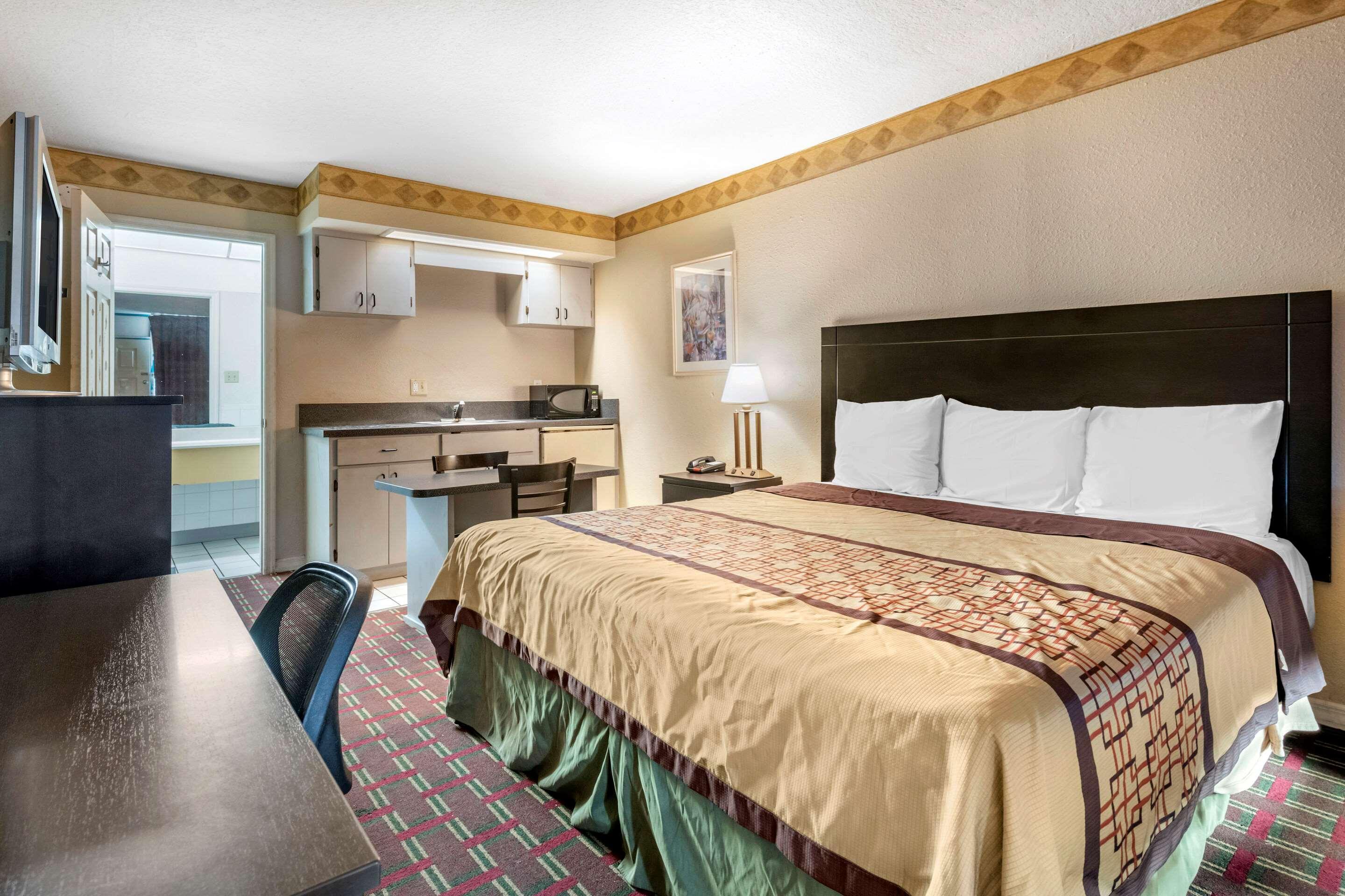 Rodeway Inn New Port Richey Buitenkant foto