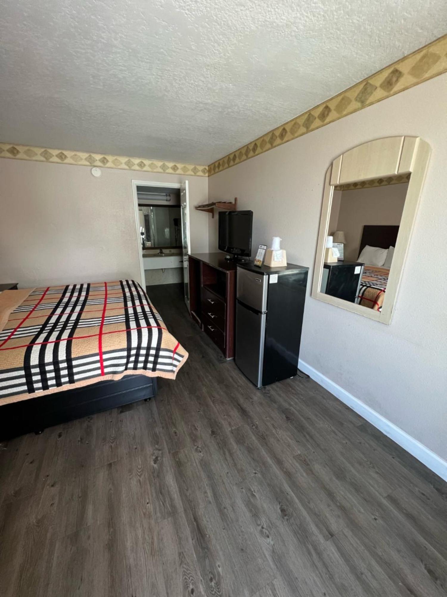 Rodeway Inn New Port Richey Buitenkant foto