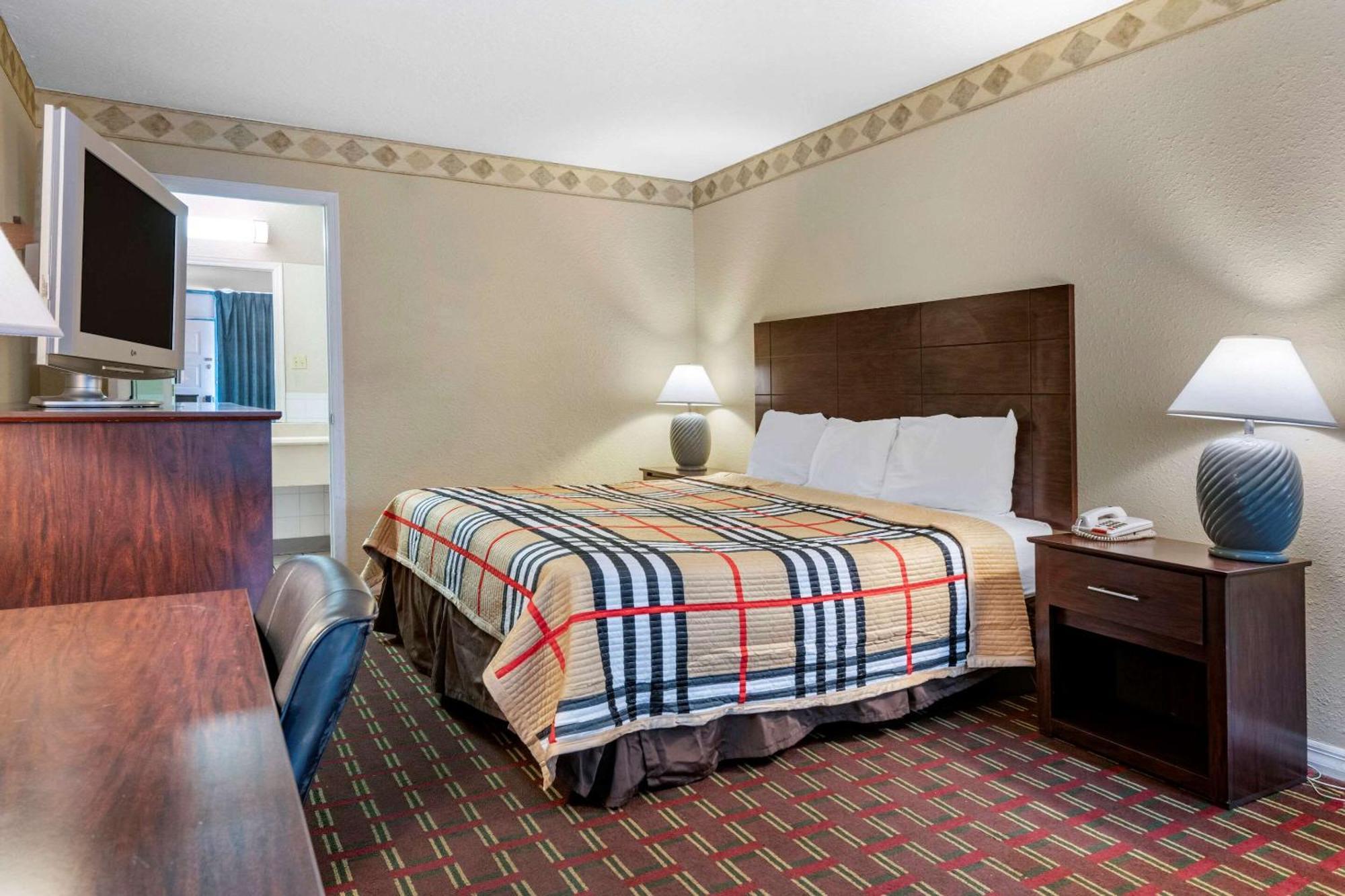 Rodeway Inn New Port Richey Buitenkant foto