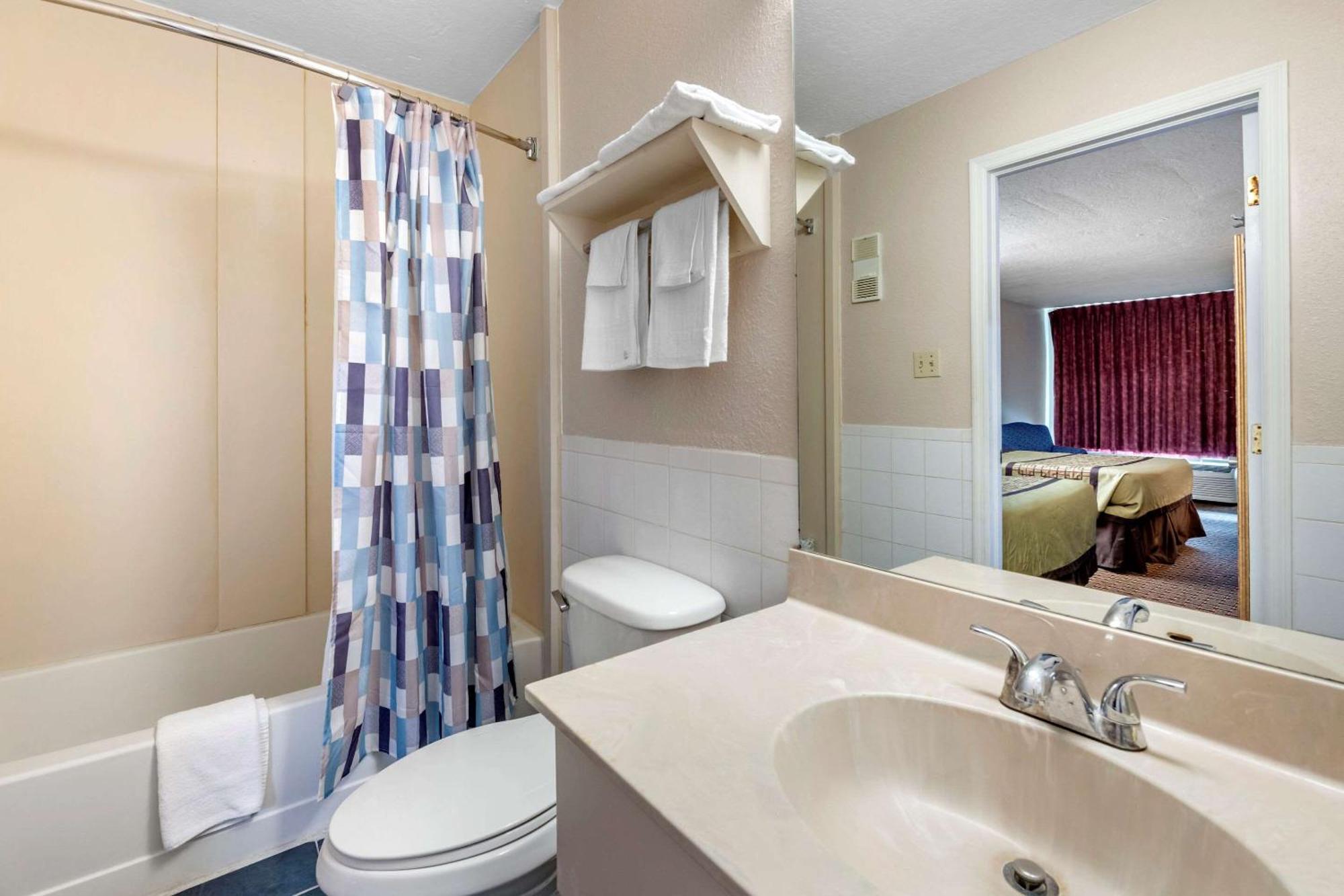 Rodeway Inn New Port Richey Buitenkant foto