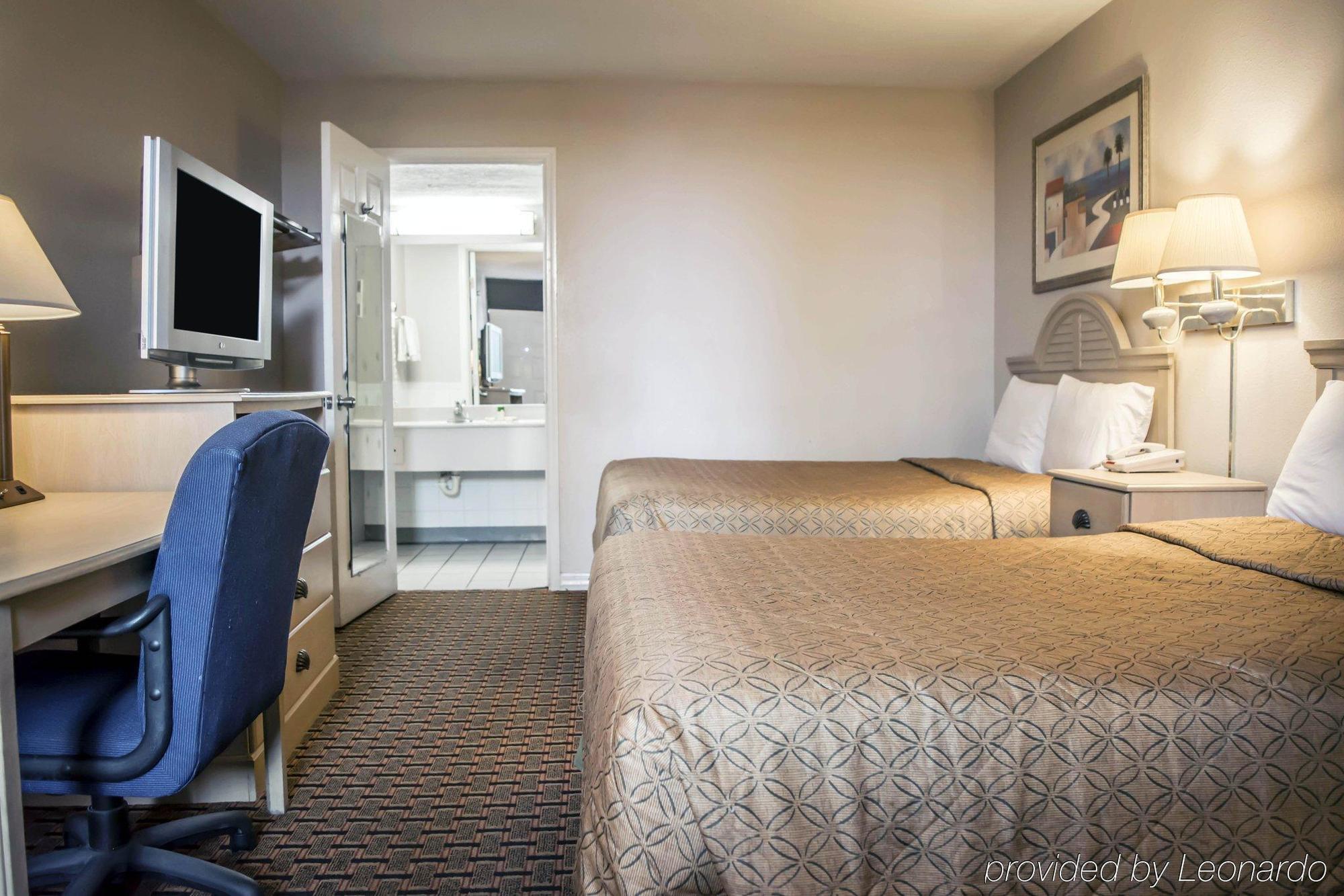 Rodeway Inn New Port Richey Buitenkant foto