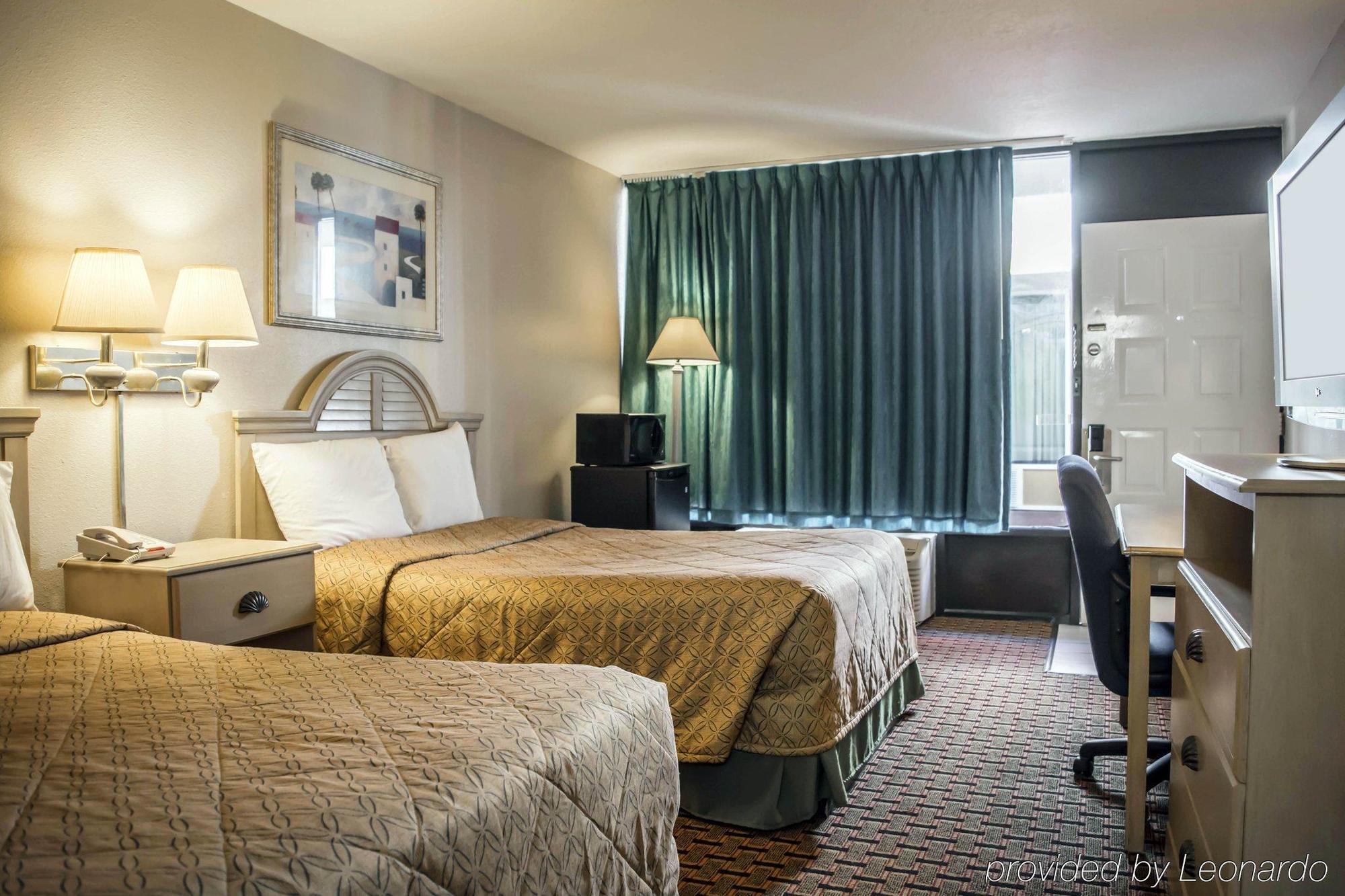 Rodeway Inn New Port Richey Buitenkant foto