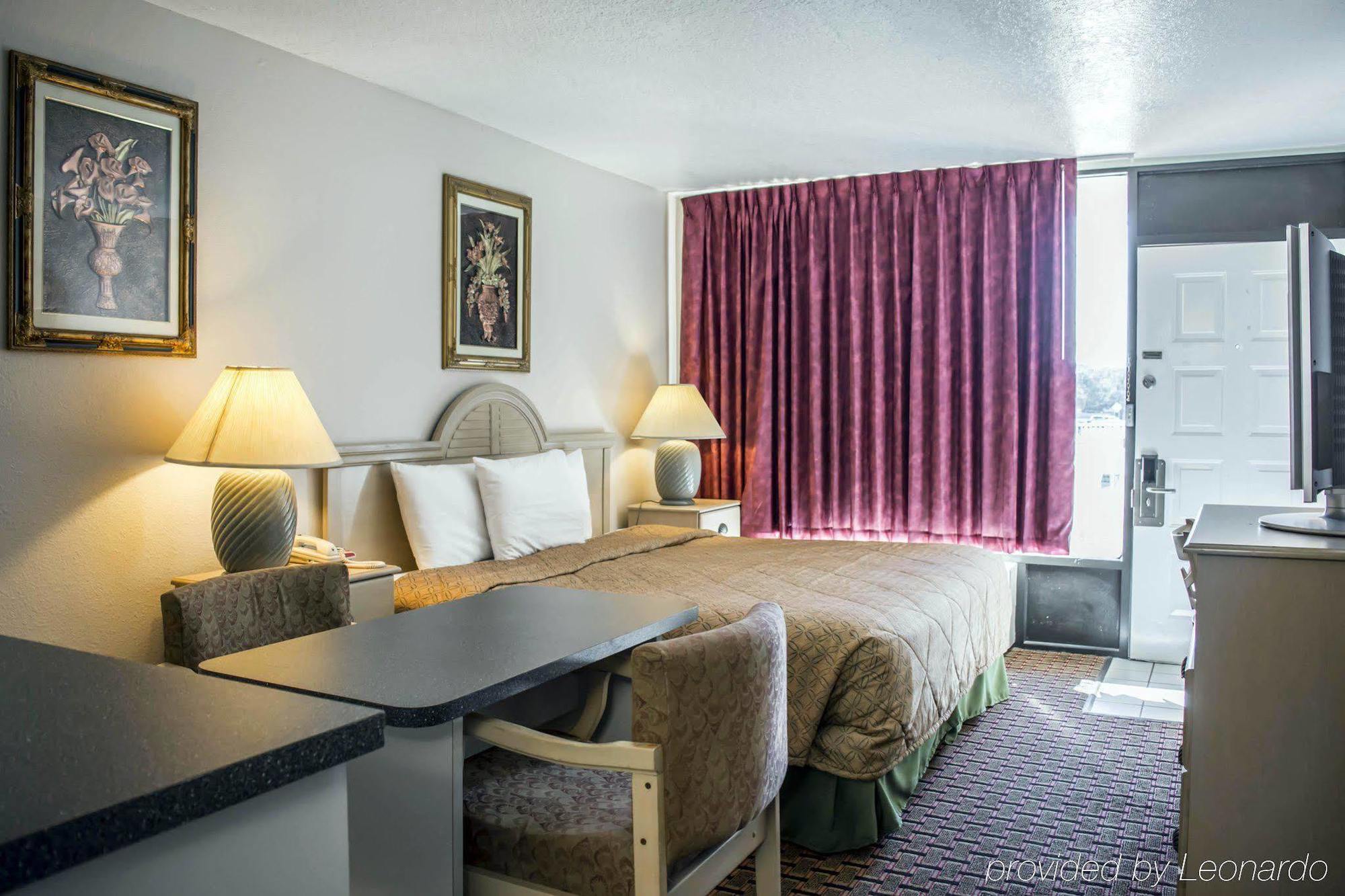 Rodeway Inn New Port Richey Buitenkant foto
