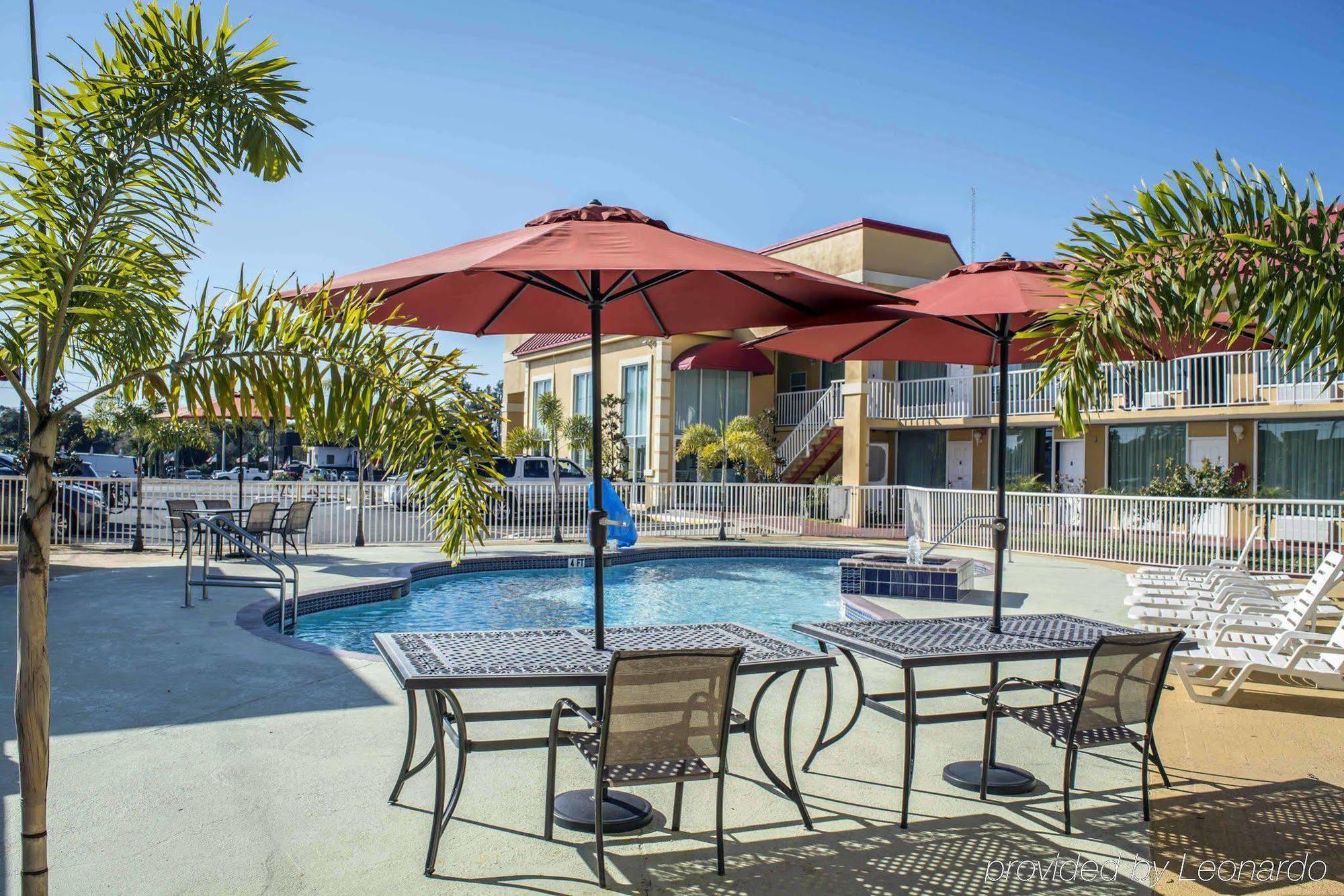 Rodeway Inn New Port Richey Buitenkant foto